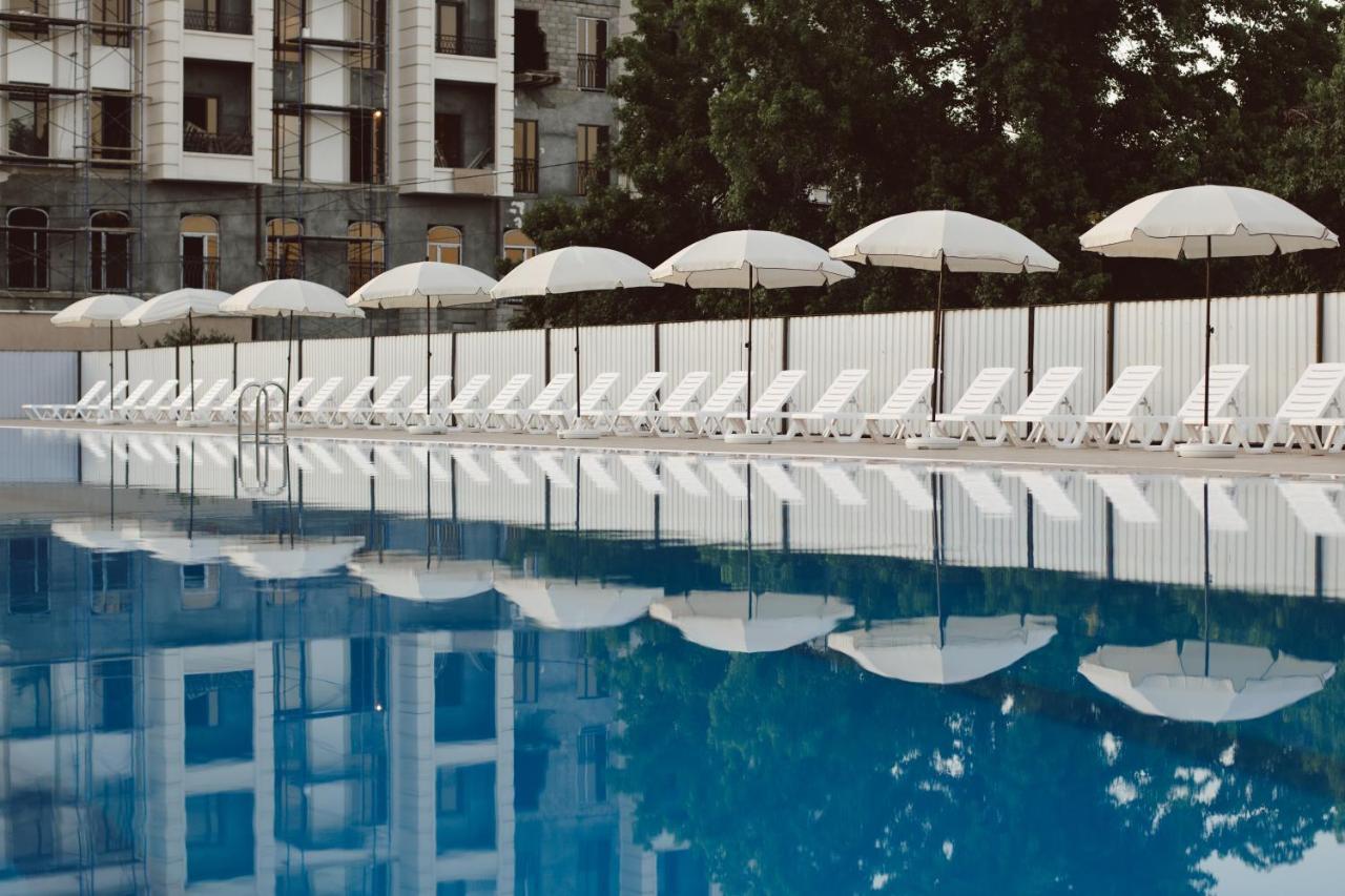 Dem Hotel Suhumi Exterior foto